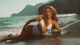 Bella Santiago - Pantera (Video Oficial 2019)