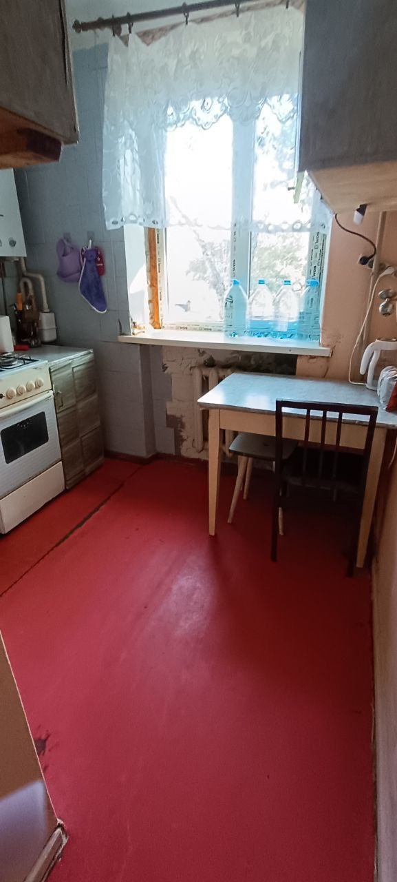 Продам 3-комн. квартиру на Городке, 30-й квартал , 4/4 не угловая , 57 кв. м. Произведен ремонт крыши. . Долгов и прописанных нет. Цена 4 300 000 руб. Тел : +79591914944 ( telegram, WhatsApp, Max) Алексей